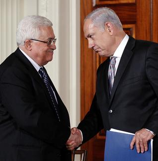 Abbas y Netanyahu en la Casa Blanca en 2010 (AP)