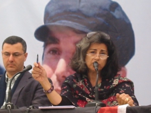 La escritora egipcia Ahdaf Souief y el líder del movimiento BDS Omar Barghouti